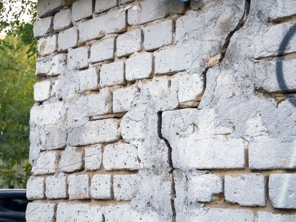 Cracked Brick Wall Repair in Cleveland